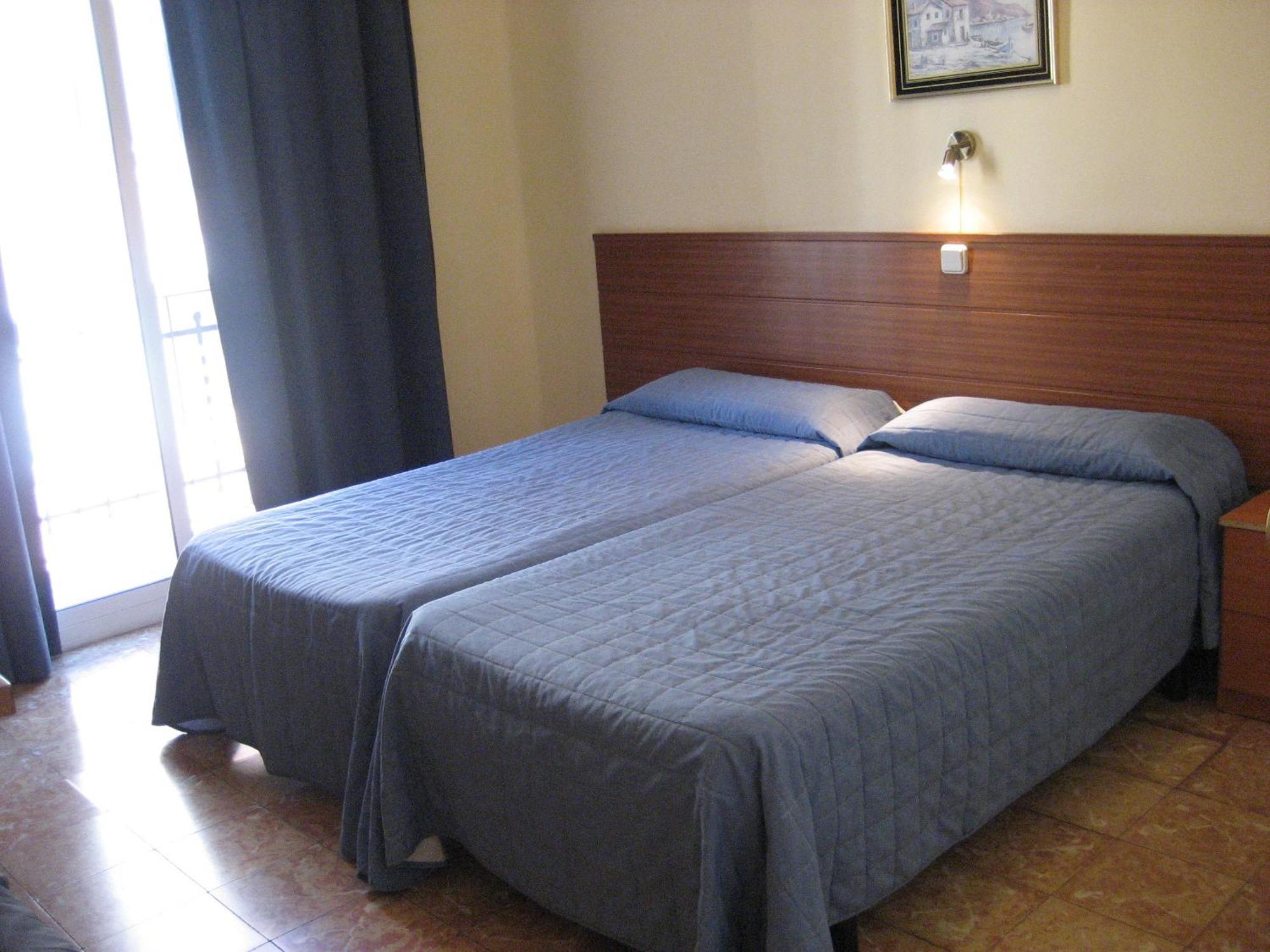 Hostal Bejar Barcelona Ngoại thất bức ảnh