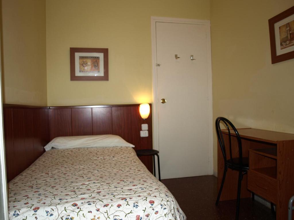 Hostal Bejar Barcelona Ngoại thất bức ảnh