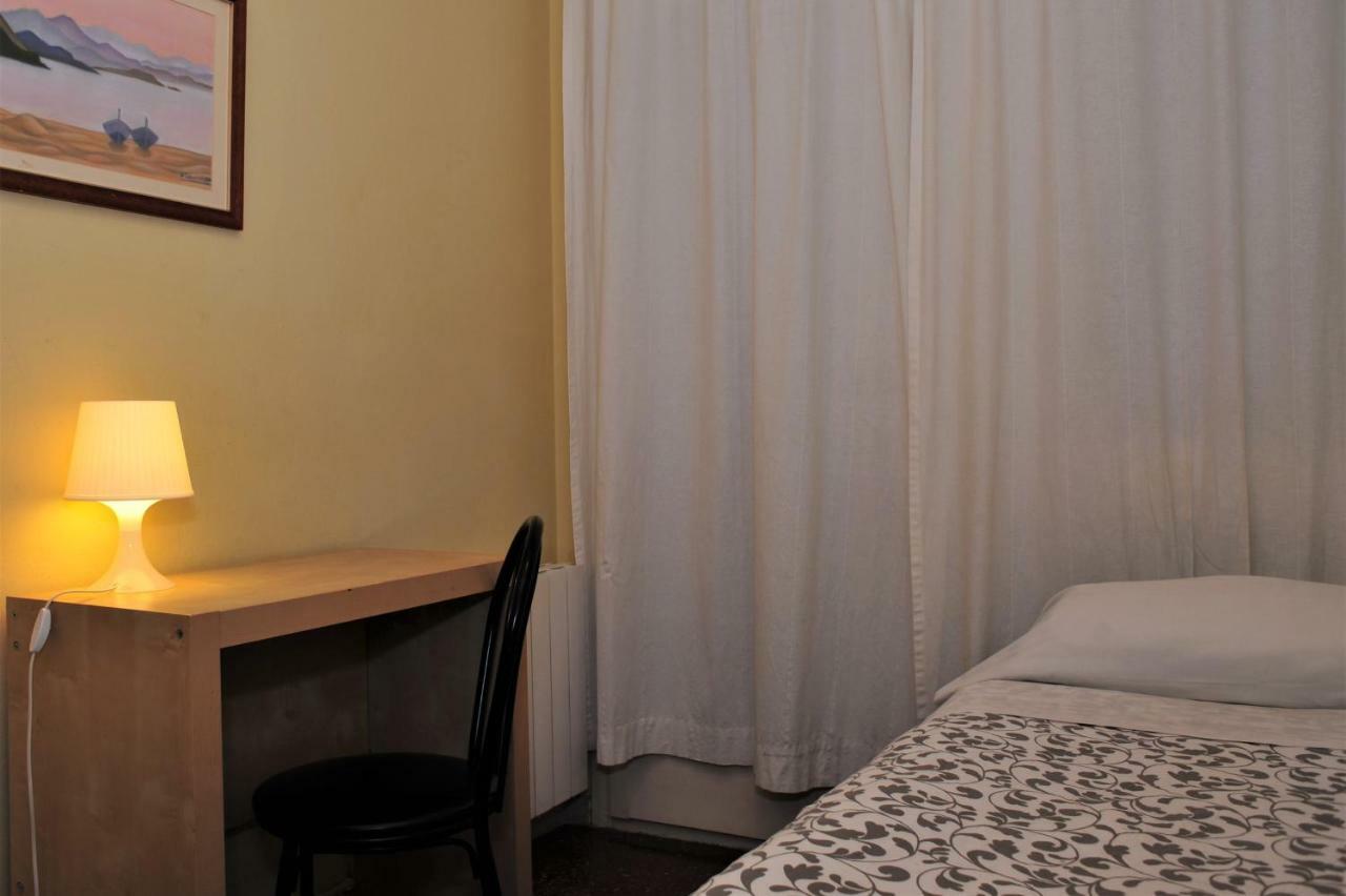 Hostal Bejar Barcelona Ngoại thất bức ảnh