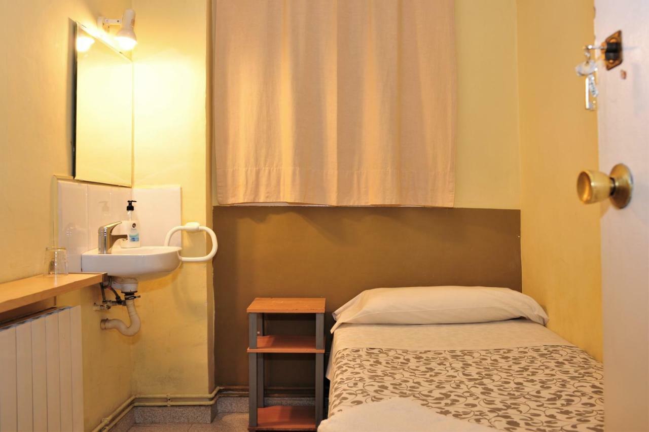 Hostal Bejar Barcelona Ngoại thất bức ảnh